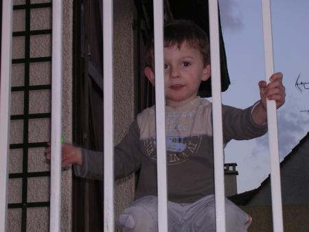 aidé moi je suis en prison