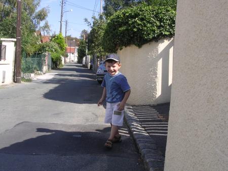 vite il m ont pas vue je m enfuie dans la rue